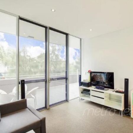 Sun-Drenched 3 Bedroom Apartment In Turrella Mascot Exteriör bild