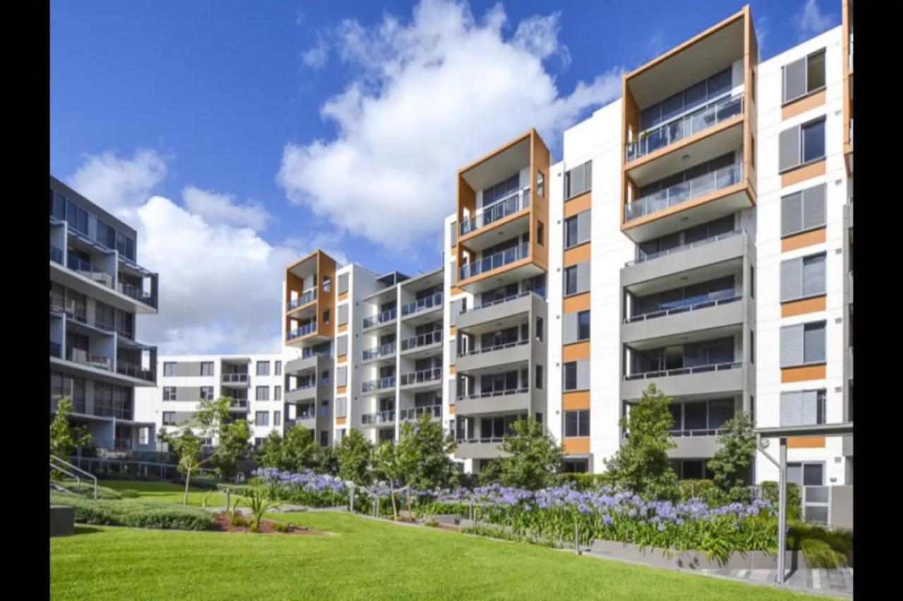 Sun-Drenched 3 Bedroom Apartment In Turrella Mascot Exteriör bild